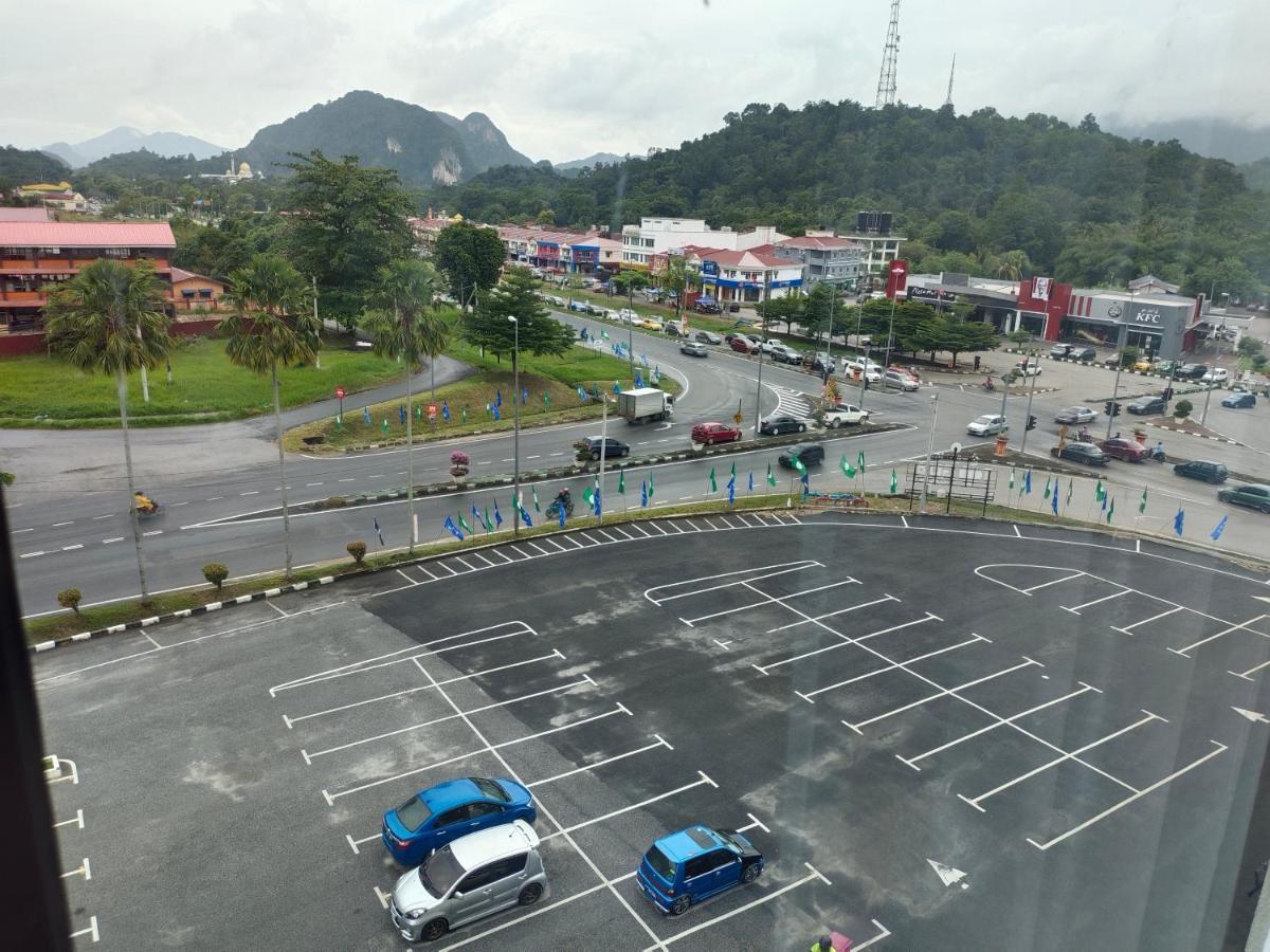 Alish Studio Apartment With Pool, Netflix, Wifi Gua Musang Exterior photo